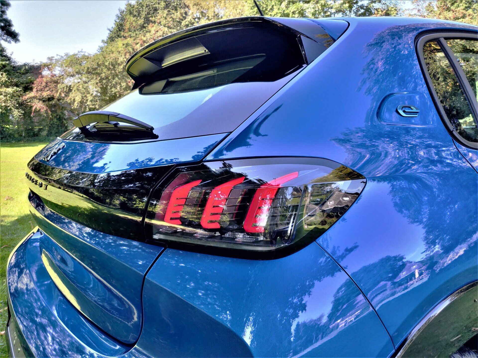 Peugeot e-208 LED achterlichten