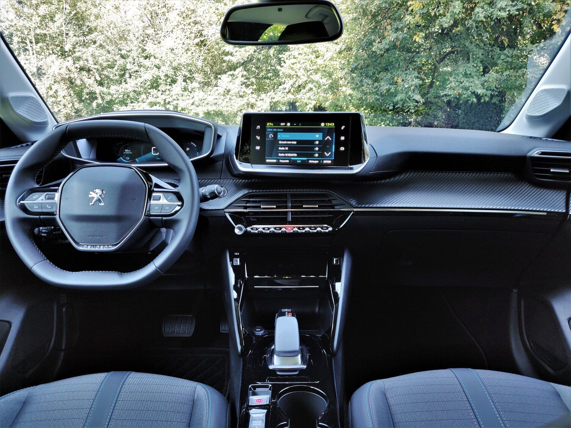 Peugeot e-208 interieur
