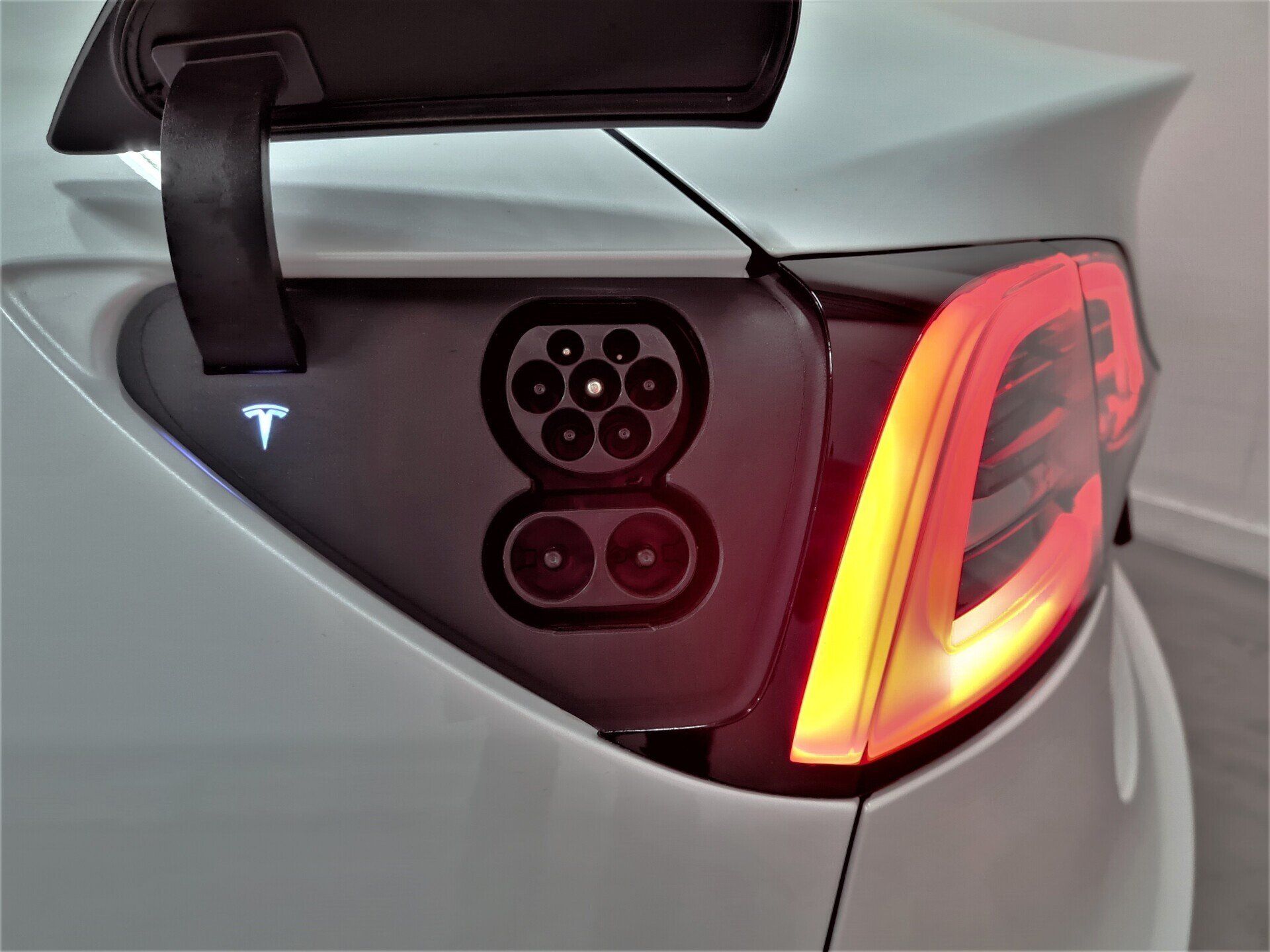 Tesla Model 3 Long Range Dual Motor
