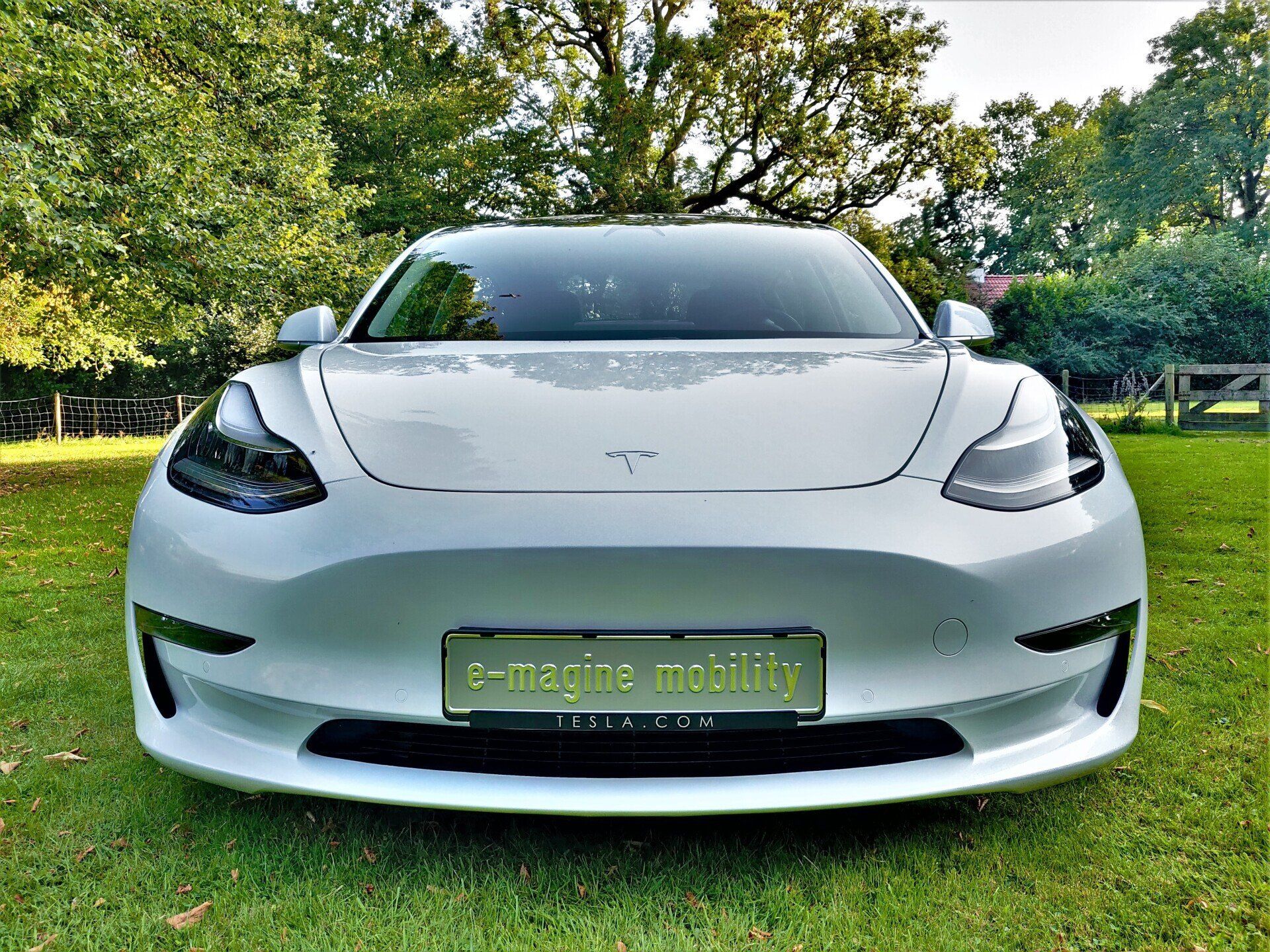 Tesla Model 3 exterieur e-magine mobility