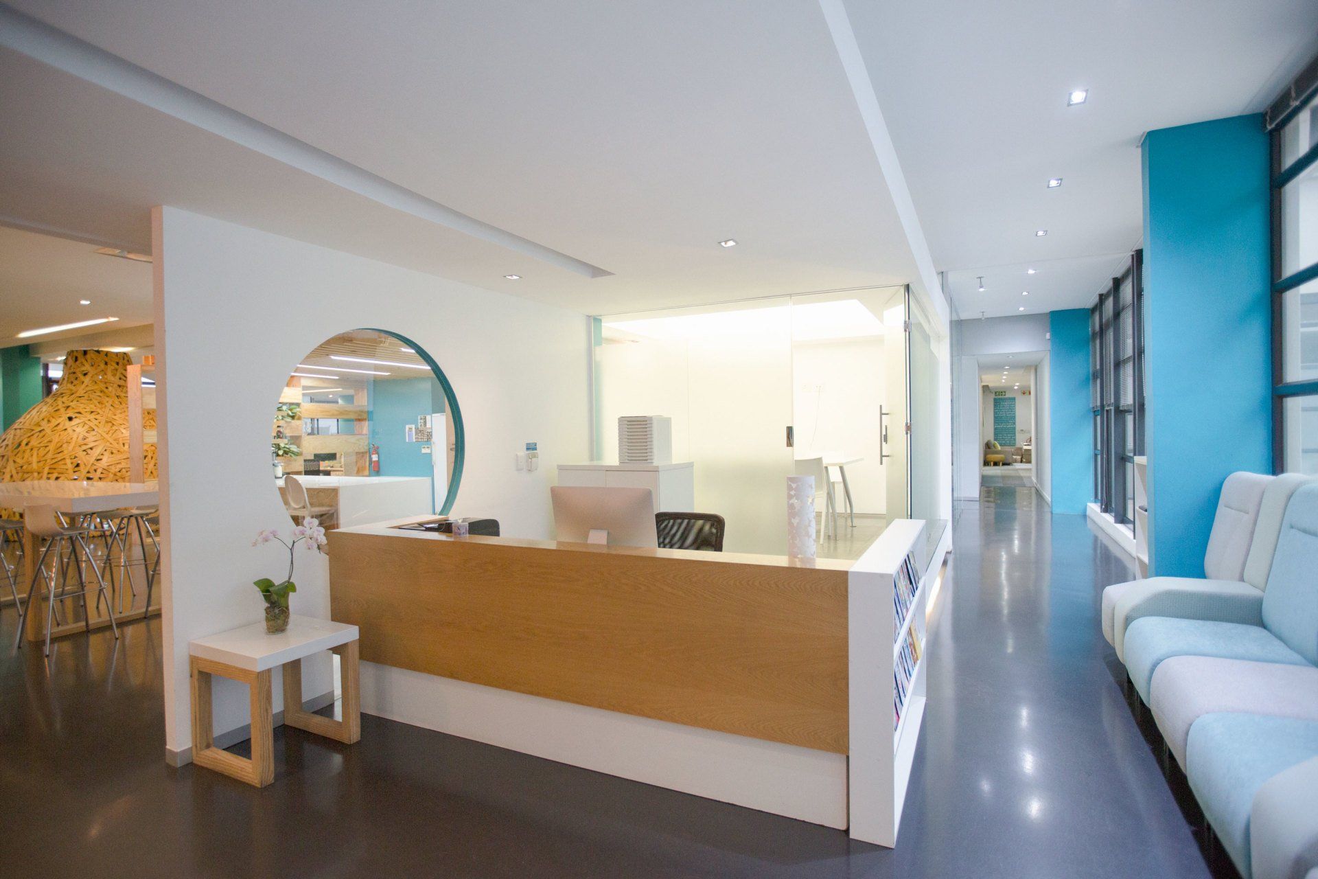 RECEPTION DESKS & BARS