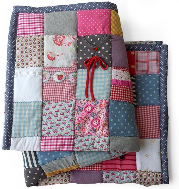 HANDWERKJUFFIE.NL Masterontwerper in memorydekens, troostdeken en herinneringsdeken. Een nieuw leven voor kleding van een overleden dierbare, baby- of kinderkleding.