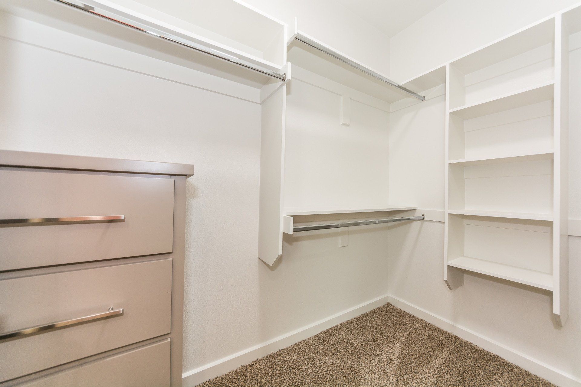 Closets | gallery of homes | roso homes | Frisco,Tx 75034