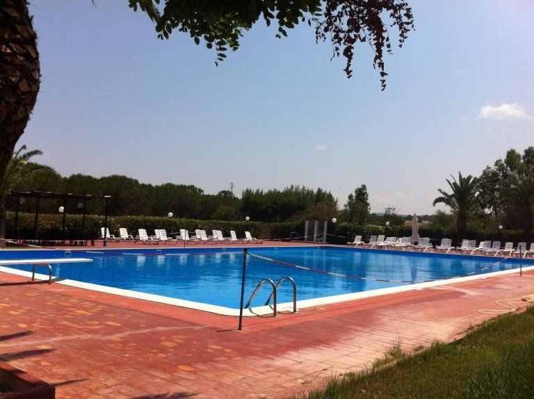 Piscina albergo
