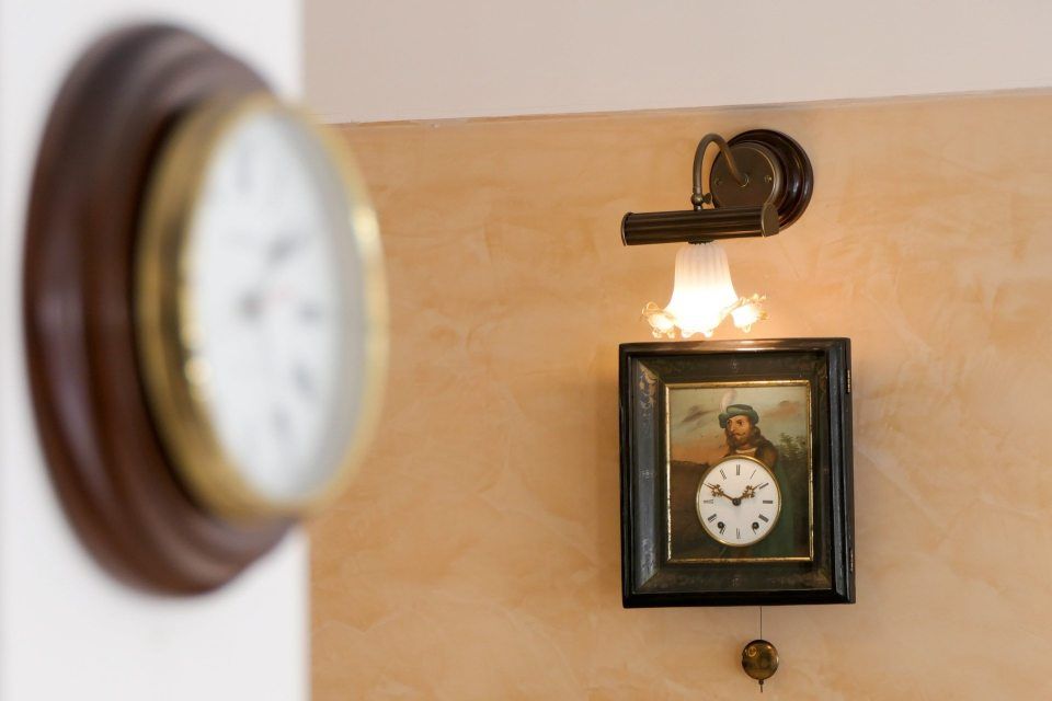painting with clock