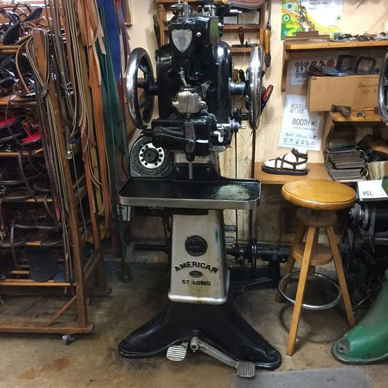 an American Straight Needle Machine