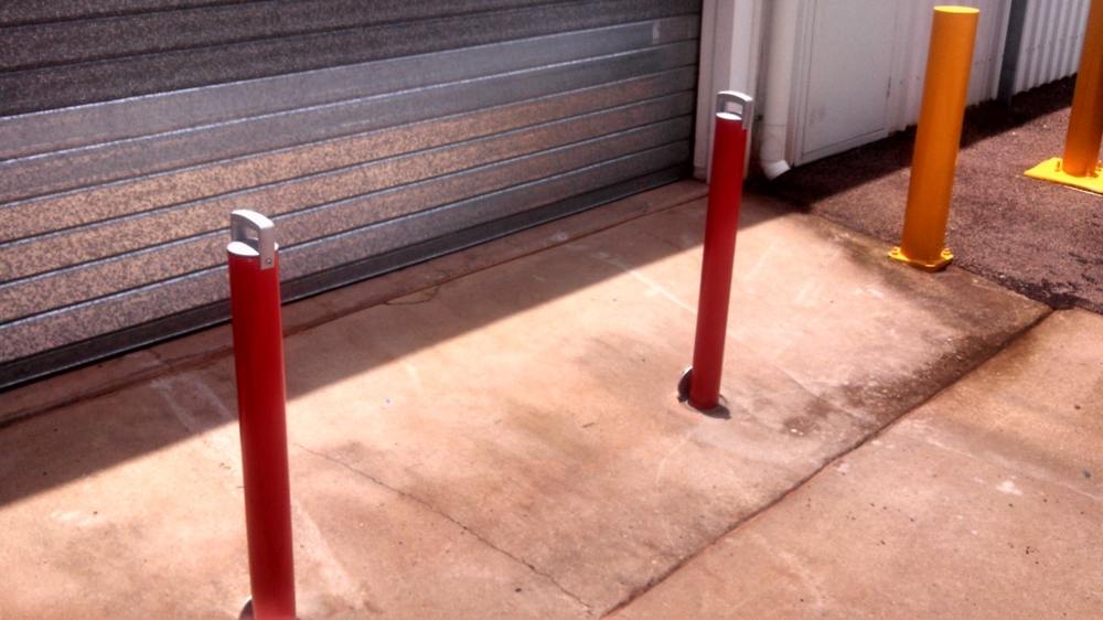 Poles — Gates Darwin in Pinelands, NT
