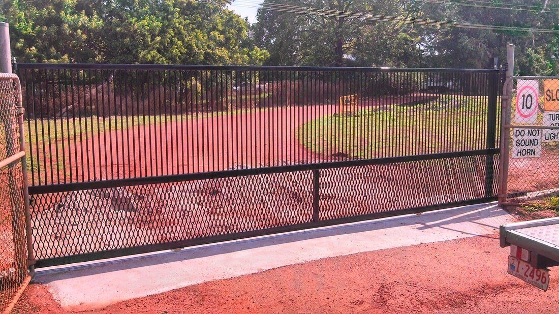 Croc safe gates — Gates Darwin in Pinelands, NT