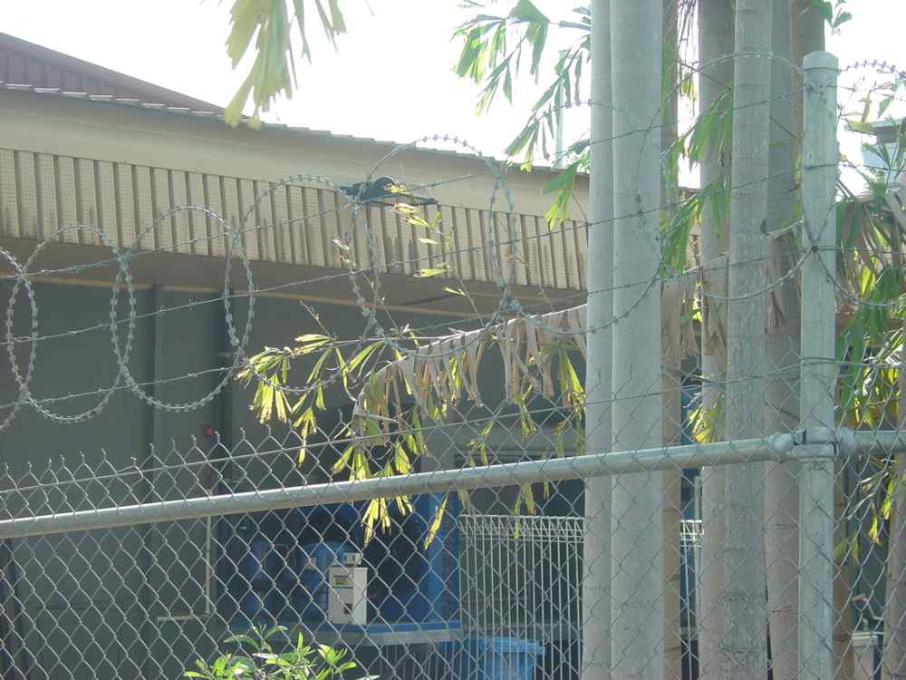 Wire fence — Gates Darwin in Pinelands, NT