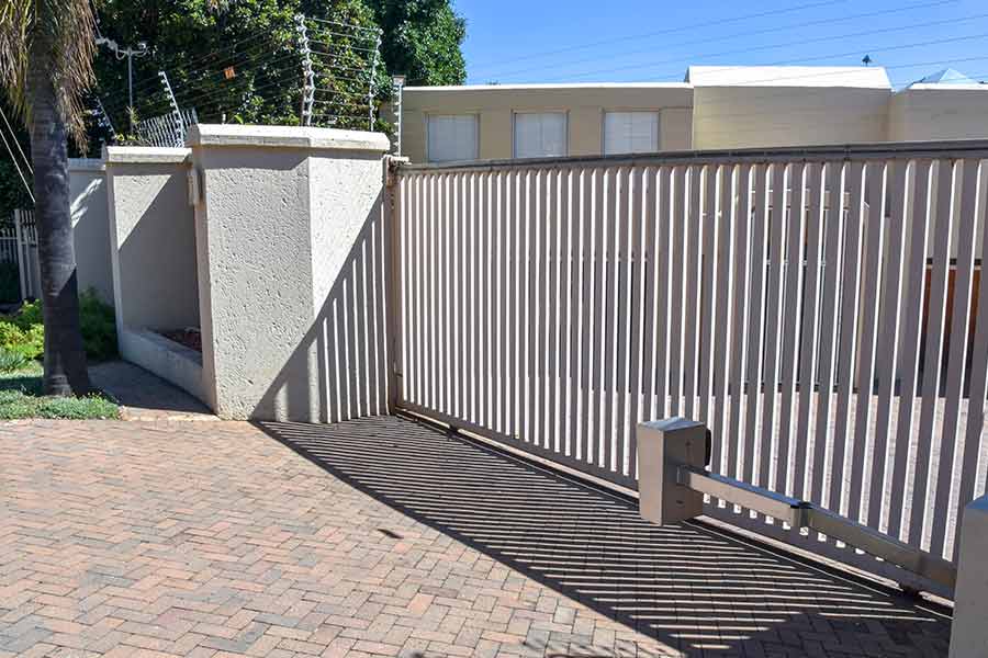 Electric gate — All fence and gates in Pinelands, NT