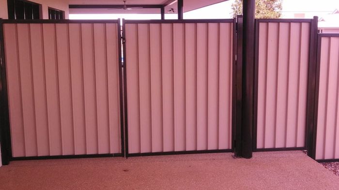 Shades slat — Gates Darwin in Pinelands, NT