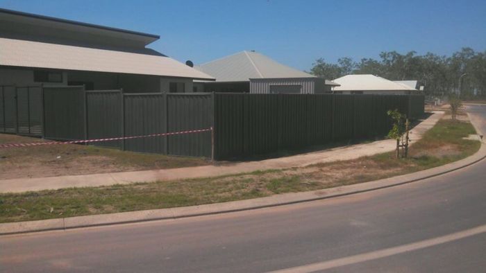 Long road — Gates Darwin in Pinelands, NT