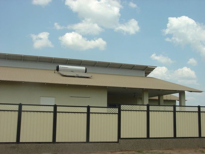 Slats green — Gates Darwin in Pinelands, NT