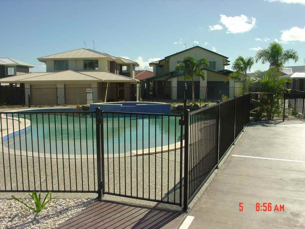 Pool fence — Gates Darwin in Pinelands, NT