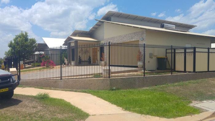 Home — Gates Darwin in Pinelands, NT