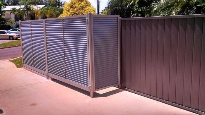 Home louvre — Gates Darwin in Pinelands, NT