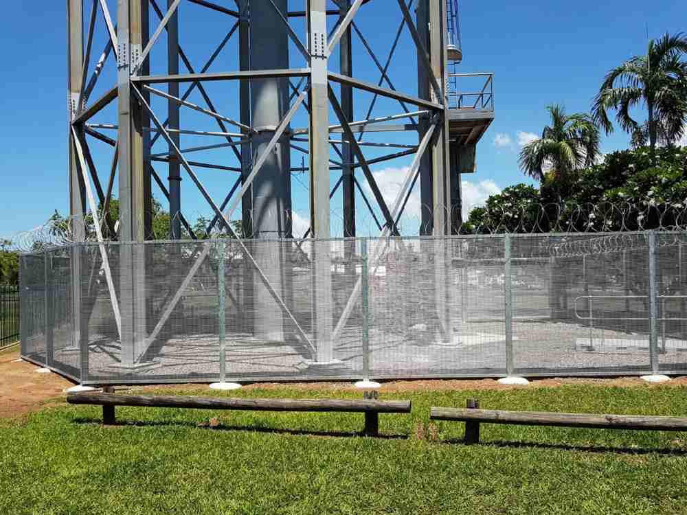 Industrialized fence — Fencing Darwin in Pinelands, NT