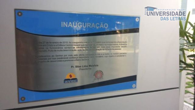 placa de inauguração em latão com foto corrosão