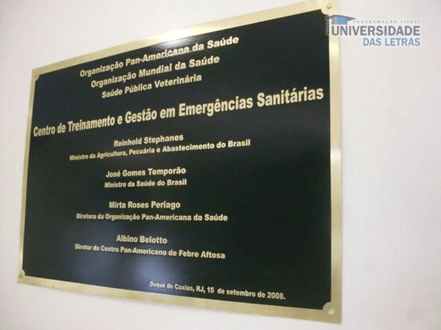 placa de inauguração em latão com foto corrosão