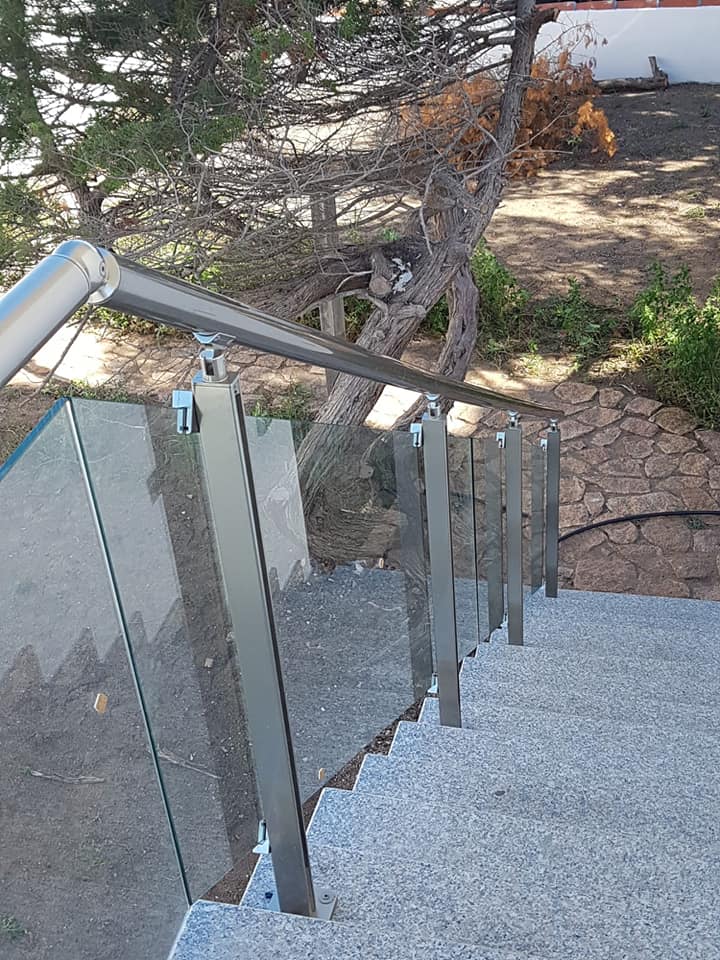 Garde-corps de sécurité pour escaliers