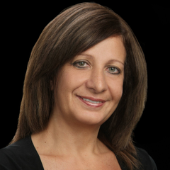 Roberta Anton headshot