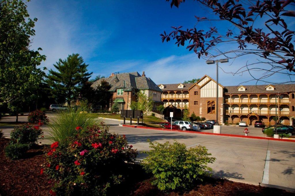 A Parking Lot View of The Lofts at the Manor, Premier Apartments in Columbia, MO