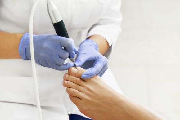 risultato di una seduta di manicure e pedicure estetico