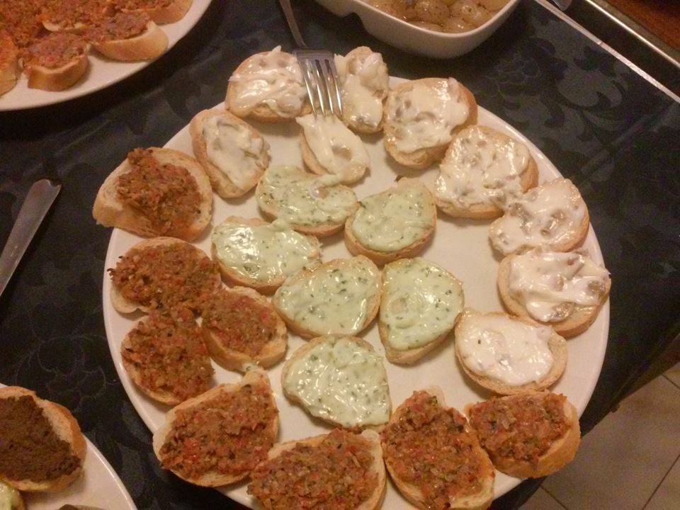 bruschette con creme tipiche