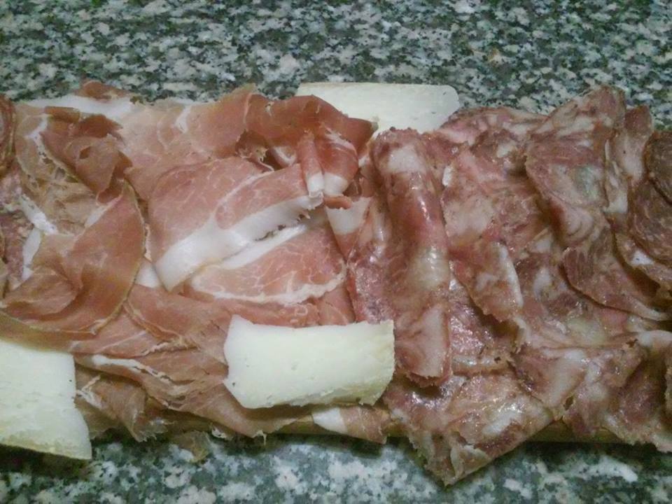 affettati e formaggi tipici