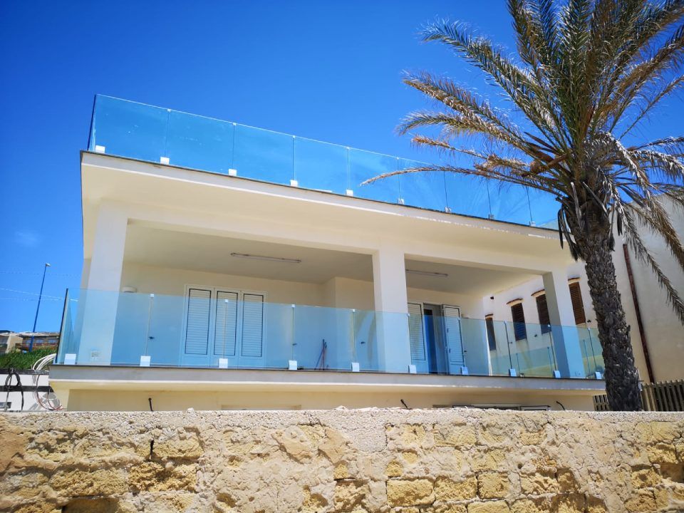 Parapetti su villa
