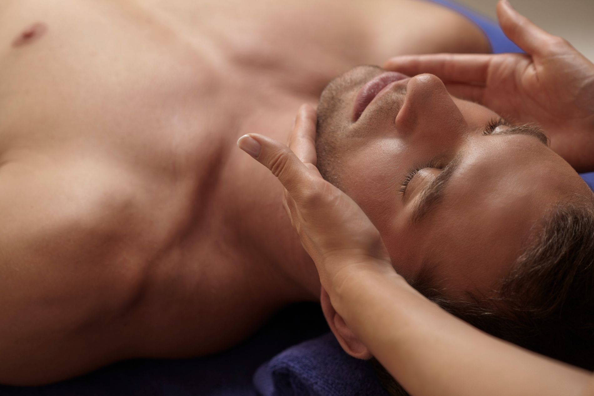 Massaggio viso uomo