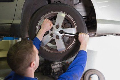 Uneven tyre wear and steering wheel vibration are the signs of signs of incorrect wheel tracking