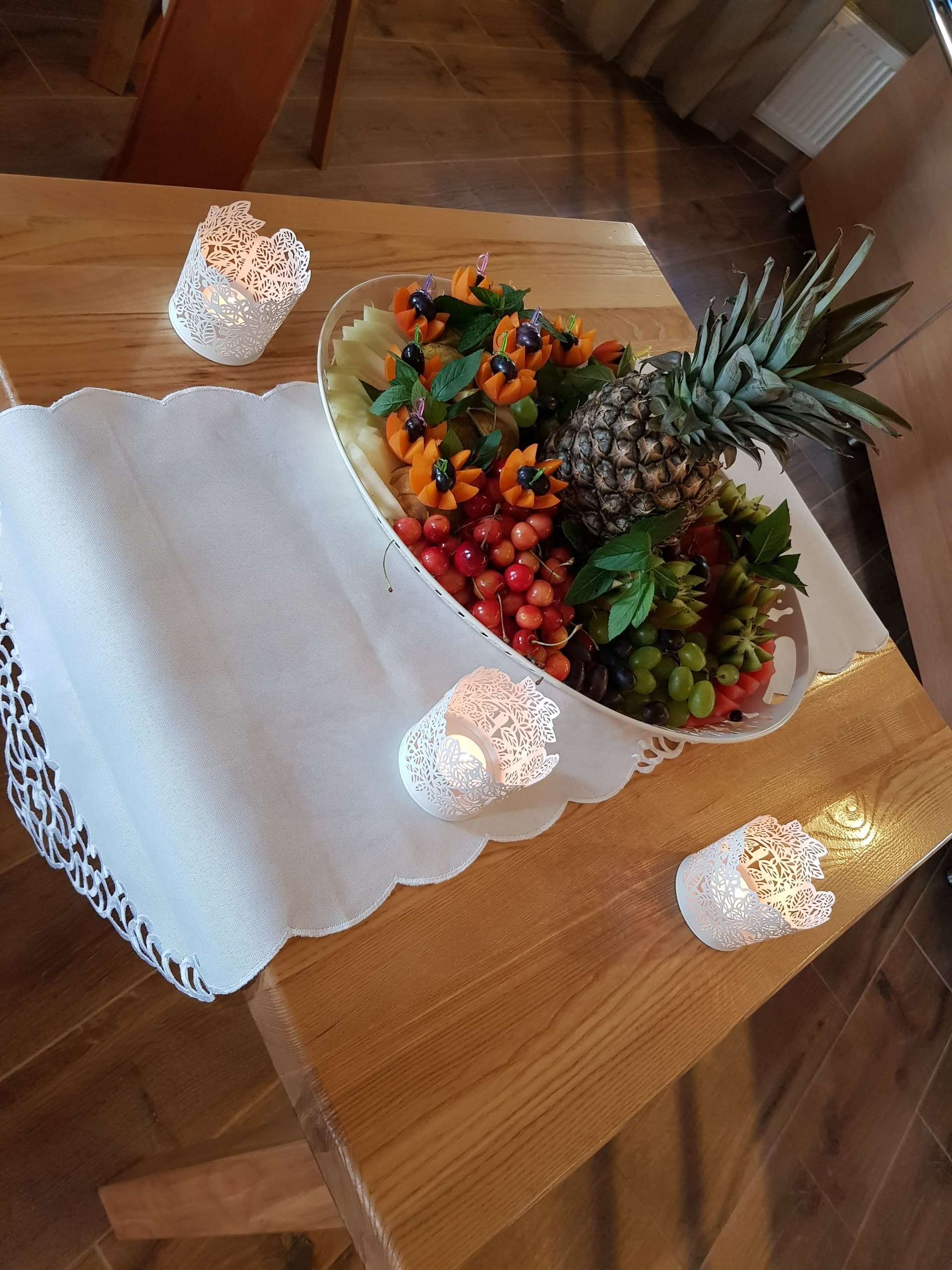 Banquet table setting