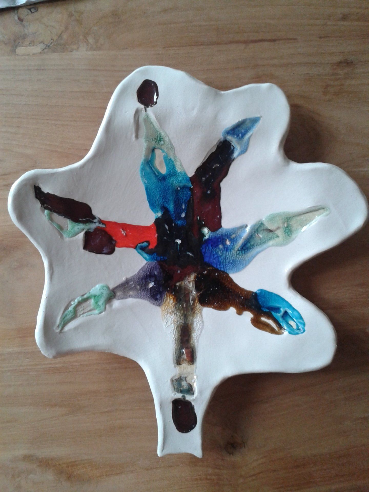 schaal met gesmolten glas