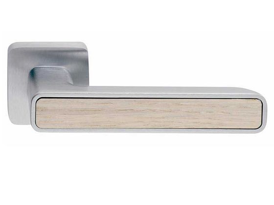 Maniglia in legno