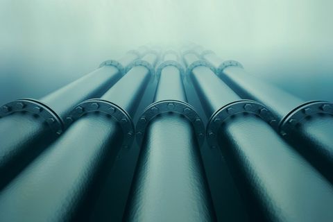 closer view of the pipes