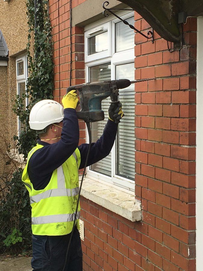 Cavity wall installer