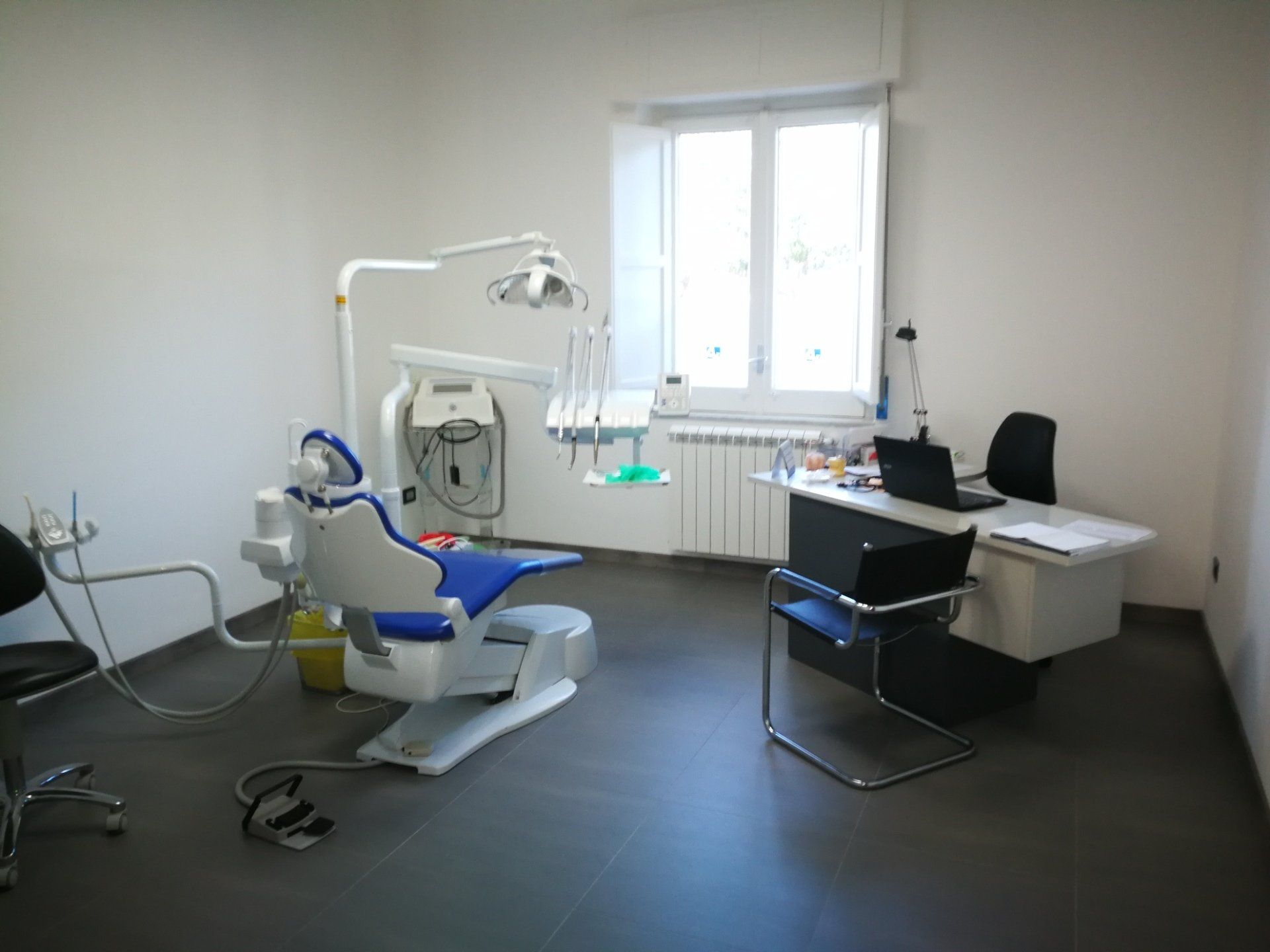interno di stanza per visite dentistiche