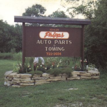 phipps auto parts sign