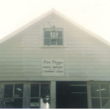 phipps auto parts storefront