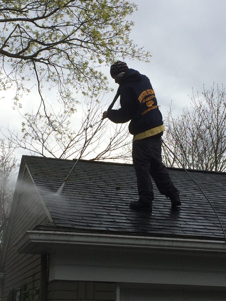 Roof Cleaning Bloomfield, MI