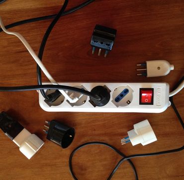 Ciabatta per l'elettricità a quattro entrate