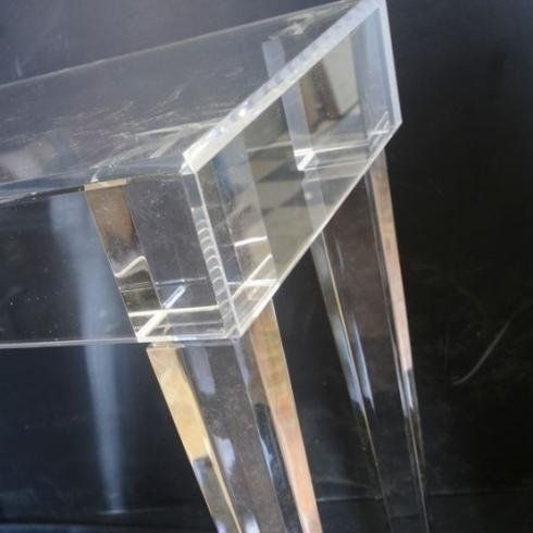 Tavolino in plastica