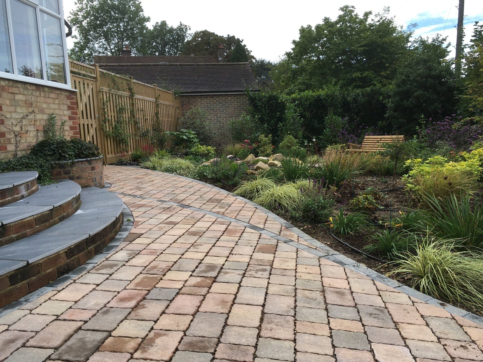 Garden design serving Horsham and Haywards Heath area