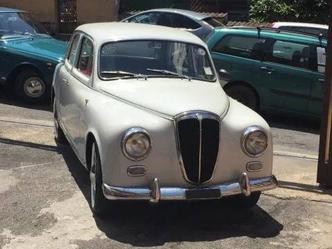 Auto d'epoca panna