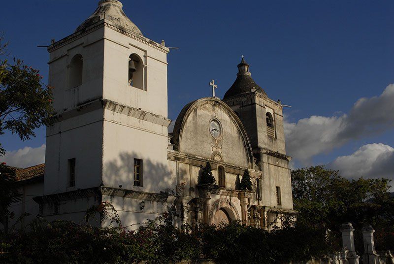 esteli cathedral side view