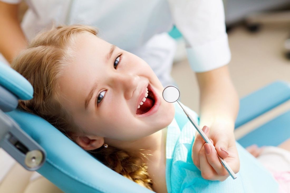 bambina presso lo studio dentistico