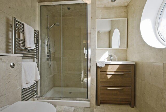 Shower Room — Downs Quick Fix Glass in Wilsonton, QLD