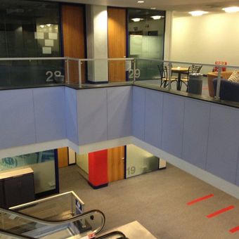 office and escalator icon