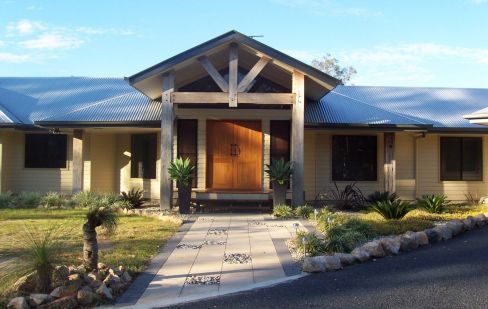 Home owner contacts house builders in Sandy Creek